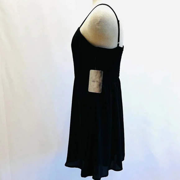 NWT Lily Rose Juniors Sleeveless Adjustable Strap Black Mini Dress Size Medium - Picture 11 of 14